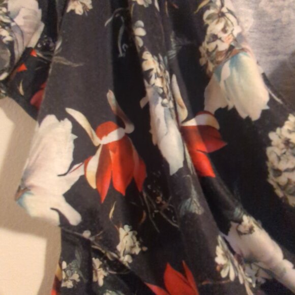 Zeagoo Short Sleeve V-Neck Ruched Blouse Size L - Picture 5 of 8